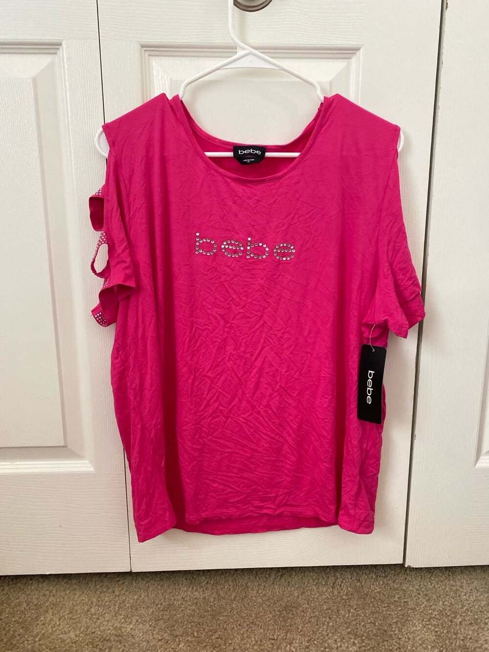 bebe Women's Hot Pink Rhinestone Logo Cold Shoulder Cutout Tee NWT Size 2X